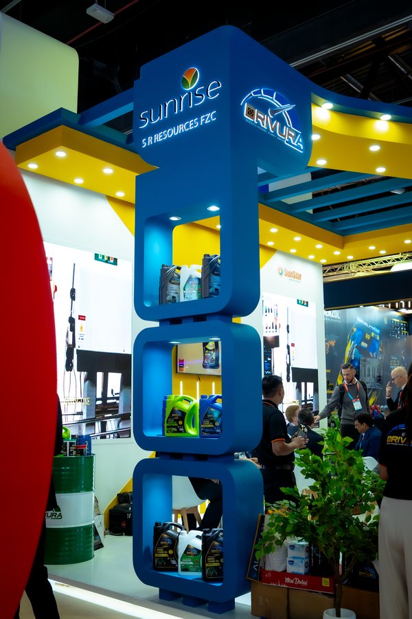 Illuminated DRIVURA Display Podium & Heavy Duty Oils