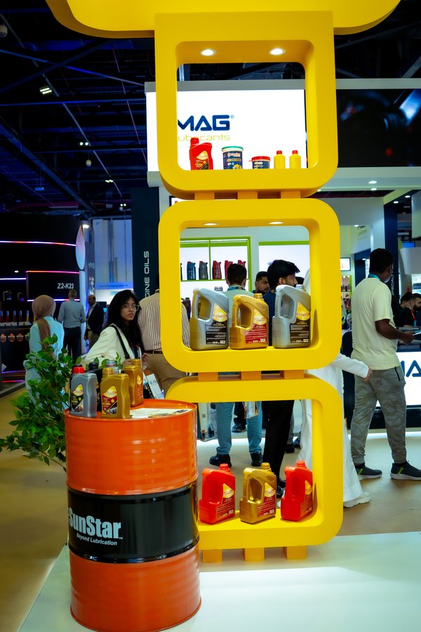 Executive Product Pedestal with Synthetic Motor Oil